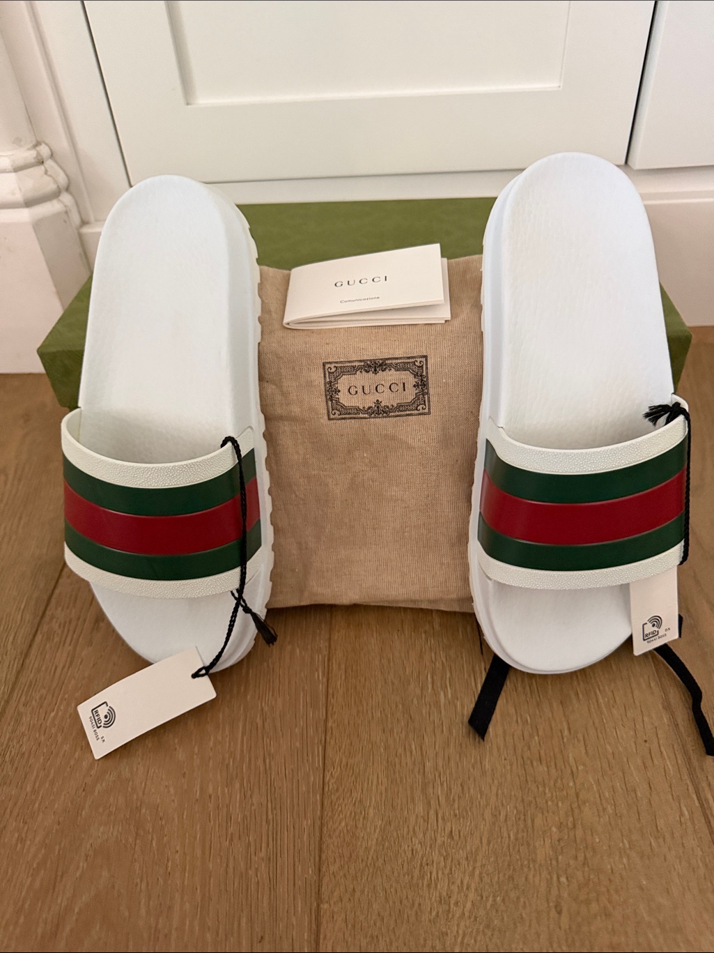 Nwt Gucci White Slide Sandals With Green & Red Web Stripe